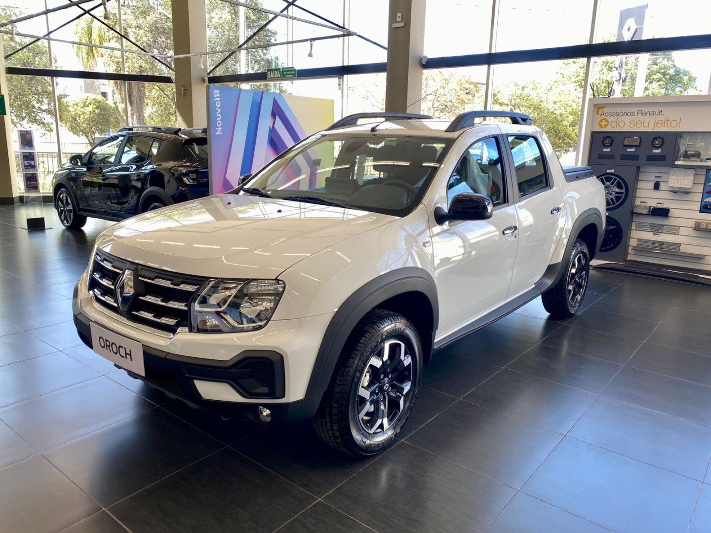 Imagem de um carro da marca Renault, modelo pickup